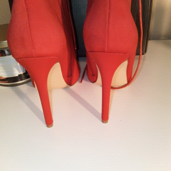 Red booties - Picture 4 of 4